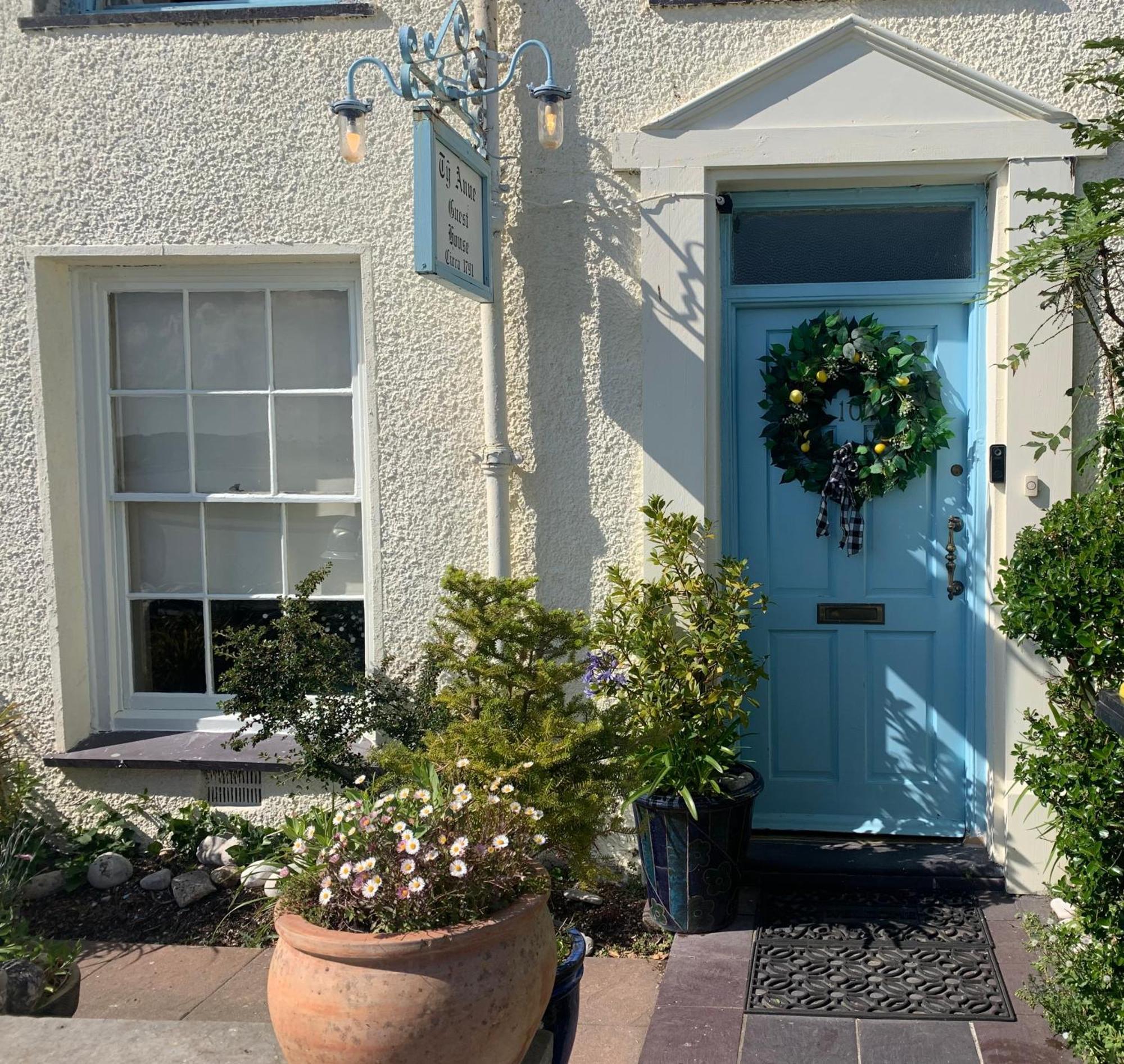 The Suites At Ty Anne Beaumaris Exterior photo