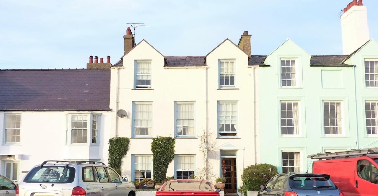 The Suites At Ty Anne Beaumaris Exterior photo