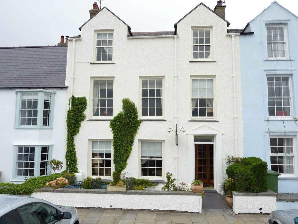 The Suites At Ty Anne Beaumaris Exterior photo